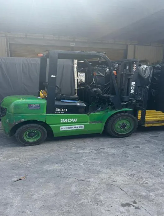 Electric lithium-ion forklift